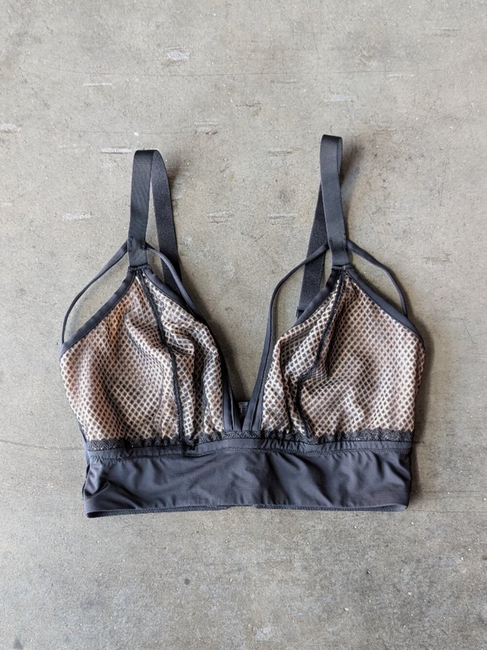 Cosabella Black Mesh Lace Overlay Plunging Neckline Long Line Bralette medium